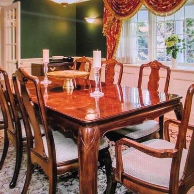 Beautiful Bernhardt Dining Room Suite  