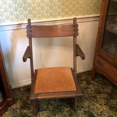 https://www.ebay.com/itm/124303944760	LX0007: Antique Folding Chair Wood with Cushion Local Pickup	Buy-It-Now	 $45.00 
