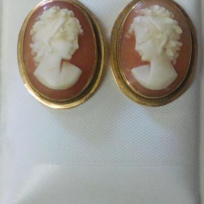 18 k Shell Cameo Earrings