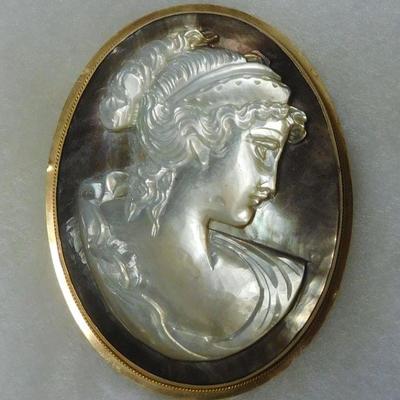 14 k Mother of Pearl Cameo Brooch/Pendant