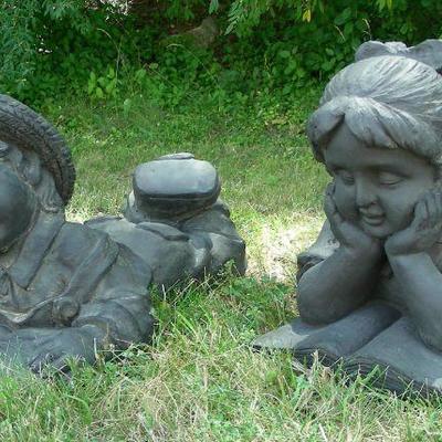 Pair composition garden sculptures "Boy & Girl Reading"