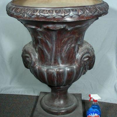 Fiberglass planter