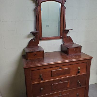 Beautiful Antique Chest of Drawers with Mirror