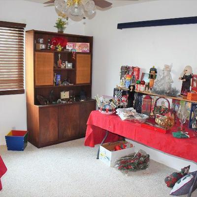 Holiday Room Overview