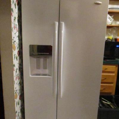 Whirlopool Refrigerator