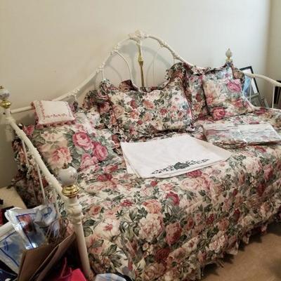 Daybed with trundle and all bedding