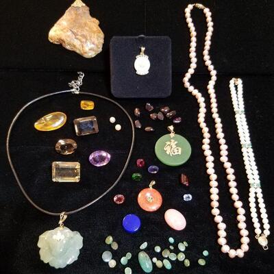 Jade - Pearls - Gemstones