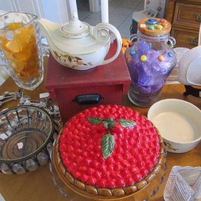 1930s Halls Aladdin teapot & 2 ceramic covered pie dishes. strawberry & pumpkin
