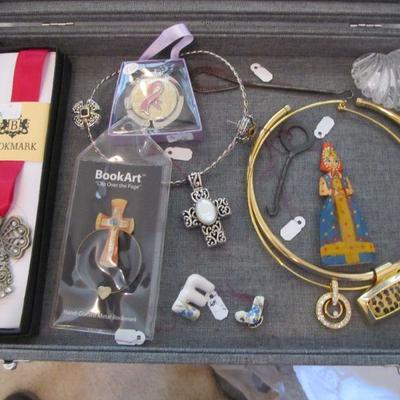 Stunning costume jewelry!!  Large selection!!!