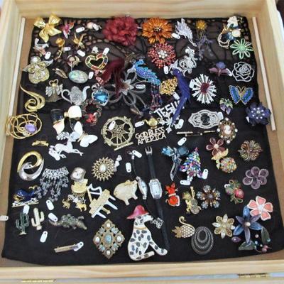 Stunning costume jewelry!!  Large selection!!!