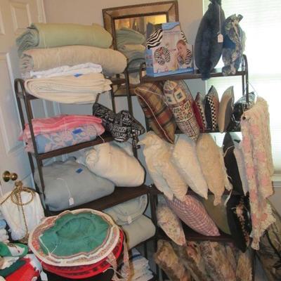 Lot's of luxury & fine linens, some antique.