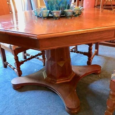 Pedestal dining table $250
45 X 29