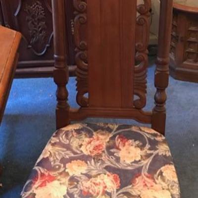 Side chairs $25
5 available
Side chair $25 