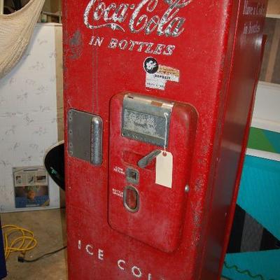 Vintage working Coke machine