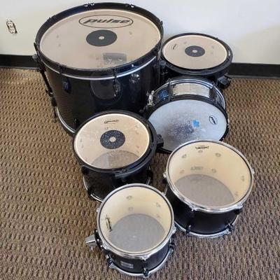 1006	
Pulse Drum Set
Includes Batter 250, Batter 188, Base, Snare Drum, and More !