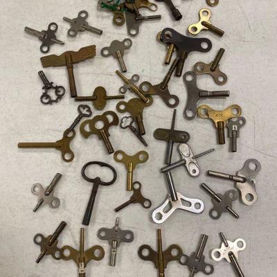#733 â€¢ Antique Clock Keys
