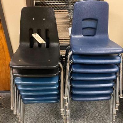 #30028 â€¢ 14 Small School Chairs