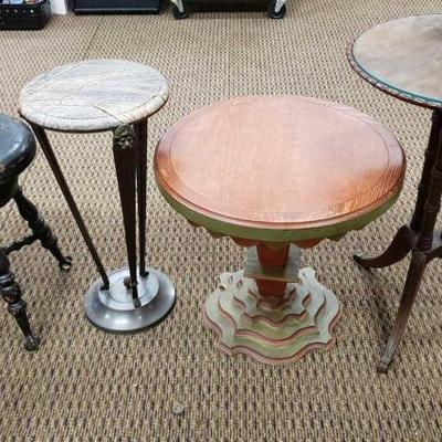 1134	
3 End Tables And Vintage Stool
Measurements Range Approx 18