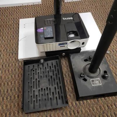 27710 â€¢ Benq Video Projector With Ceiling Mount Remote And More