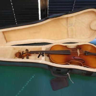 1026	
Antonius Stradivarius No. 9038 Violin Made In Japan With Case
Antonius Stradivarius No. 9038 Violin Made In Japan With Case