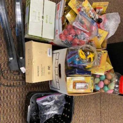 1074	
Plastic Maracas, Wrist Bells, Music Toys, Tambourine and More
Also includes light bulbs, Power cords, black Lights and More