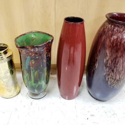 #672* 4 Vases 