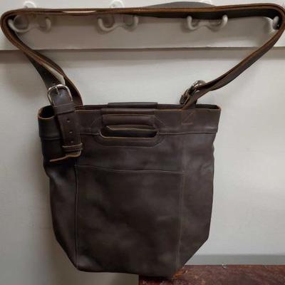 512	
Vintage Leather Shoulder Bag
Vintage Leather Shoulder Bag