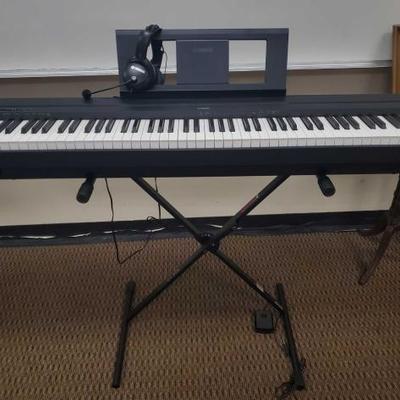 1066	
Yamaha Digital Piano with Stand and Head Set
Model P-45