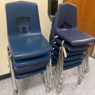
#27916 â€¢ 12 Class Room Chairs