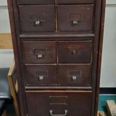 506	
Early Twentieth Century Antique Wooden Amerg Filing & Indexing Cabinet
Measures Approx 18