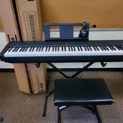 1060	
Yamaha Digital Piano with Stand, Seat, Box and Head Set
Includes Stand, Seat, Box and Headset Model P-45