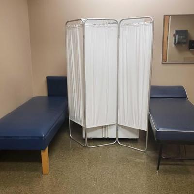#16474 â€¢ 2 Recovery Beds And Curtains