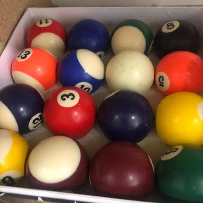 Pool balls 