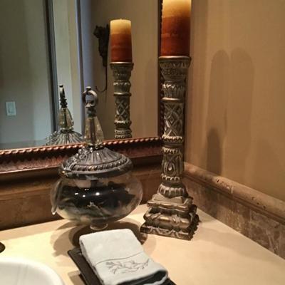 Bathroom decor 