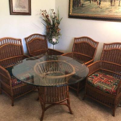 Rattan/Wicker Round Glass Table Top and 4 chairs