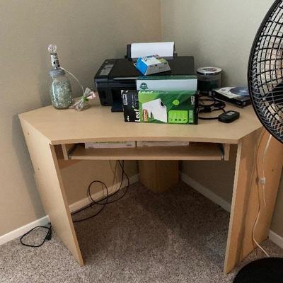 corner table/desk 