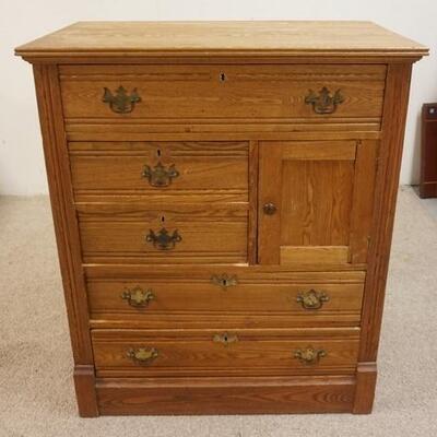 1209	OAK BONNET CHEST
