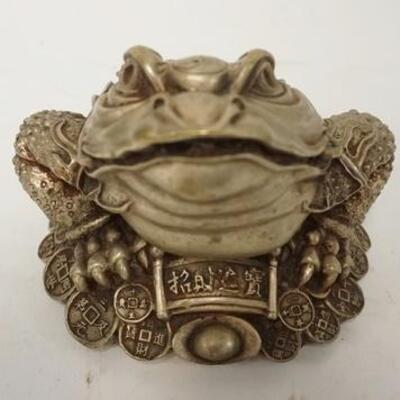 1192	METAL ASIAN FROG ON A BED OF COINS, GREAT DETAIL, 4 1/4 IN HIGH
