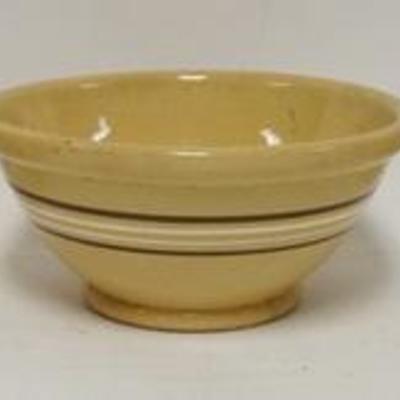 1146	3 YELLOW WARE MIXING BOWLS W/BANDED DECORATION, LARGEST IS 12 1/2 IN DIAMETER, SMALLEST HAS A HAIRLINE
