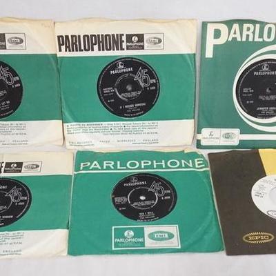 1035	LOT OF SIX THE HOLLIES 45S. FIVE ARE BRITISH IMPORT, ONE IS AMERICAN & IS A PROMOTIONAL COPY. ALL ARE IN ORIGINAL SLEEVES 
