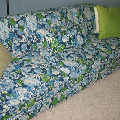 large flowered coach   BUY IT NOW $ 125.00              
              MATCHING LOVESEAT   BUY IT NOW $ 85.00
