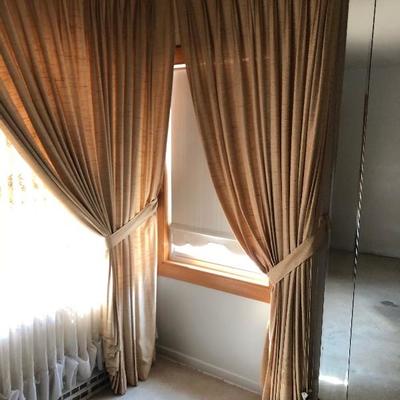 SELLING DRAPES (NOT THE SHADES)
