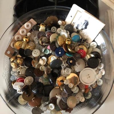 BOWL OF BUTTONS
