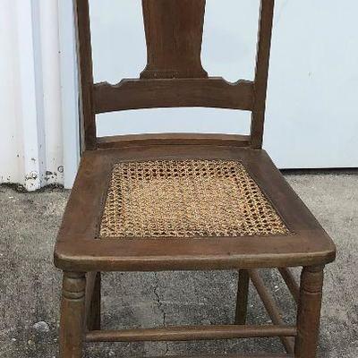 https://www.ebay.com/itm/114350237848	LAN9713: Antique Pressed Cane Seat Chair Local Pickup		buy-It_Now	20
