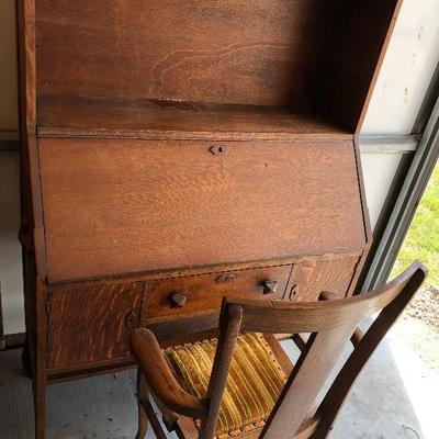 https://www.ebay.com/itm/114408352308	LX2110 Antique Oak American Primitive Secretary Desk with Chair Pickup Only	Buy-It-Now	 $375.00 
