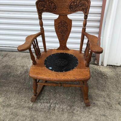 https://www.ebay.com/itm/124303975505	LX0024: Pressed Leather Seat Pressed Back Country Rocking Chair Local Pickup	obo	 $195.00 
