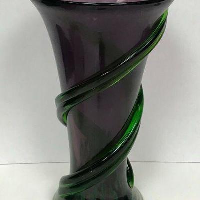 https://www.ebay.com/itm/114403222056	WL153 PURPLE AND GREEN GLASS VASE	Auction Starts 09/16/2020 After 6 PM
