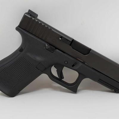 860	

Glock 19M 9mm Semi-Auto Pistol, NO CA BUYERS
Serial Number: BEN2578
Barrel Length: 4