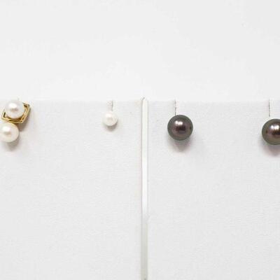 2262: 2262	

5 14k Gold Pearl Earrings, 4.9g
Weighs Approx 4.9g