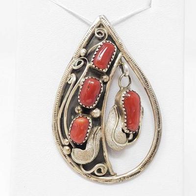 2192	

Sterling Silver Pendant With Accent Semi-Precious Stones- 12.5g
Weighs Approx 12.5g